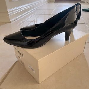 Anne Klein Black Patent pump. Size 11 Excellent condition.